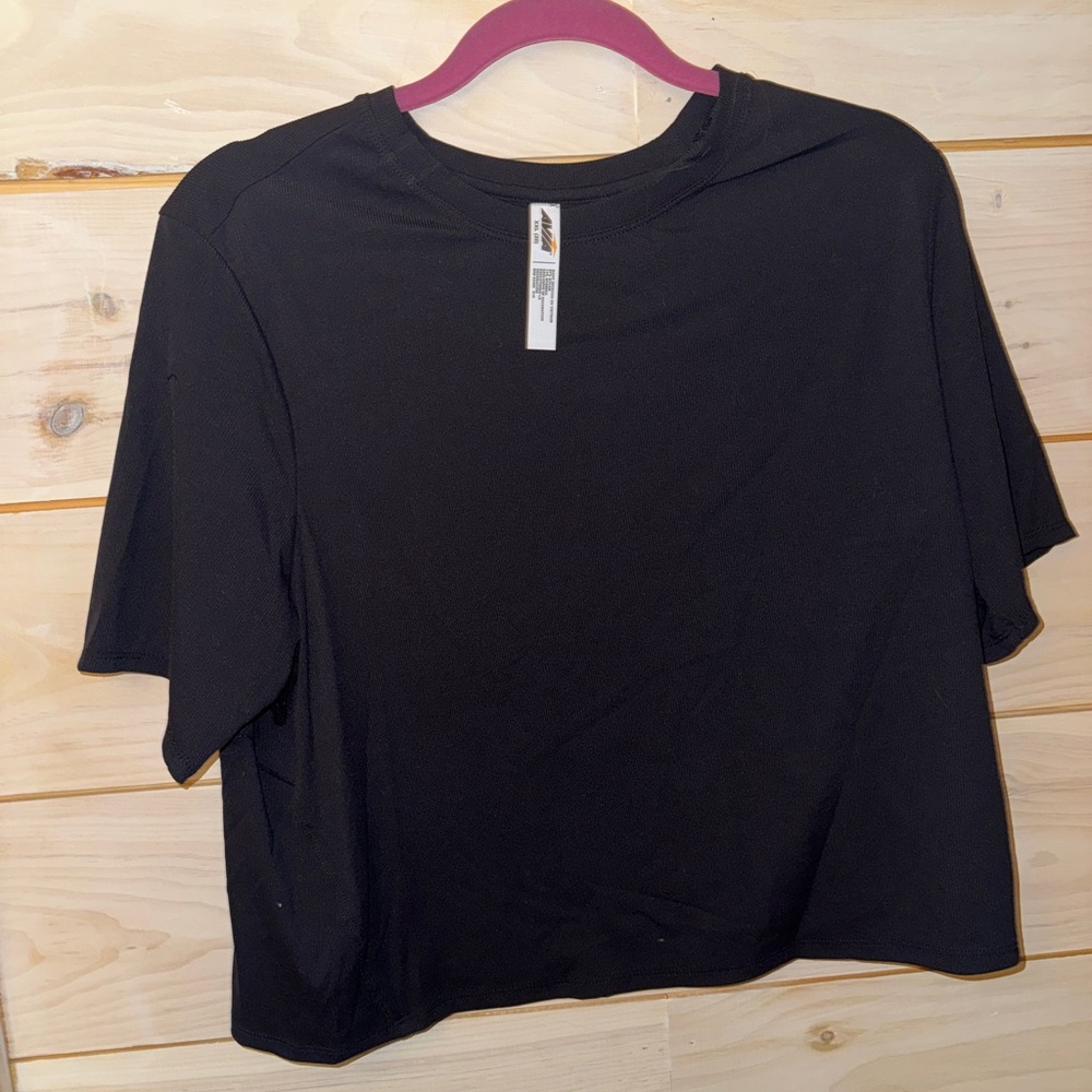 Avia Black Short Sleeve Tee Cropped
